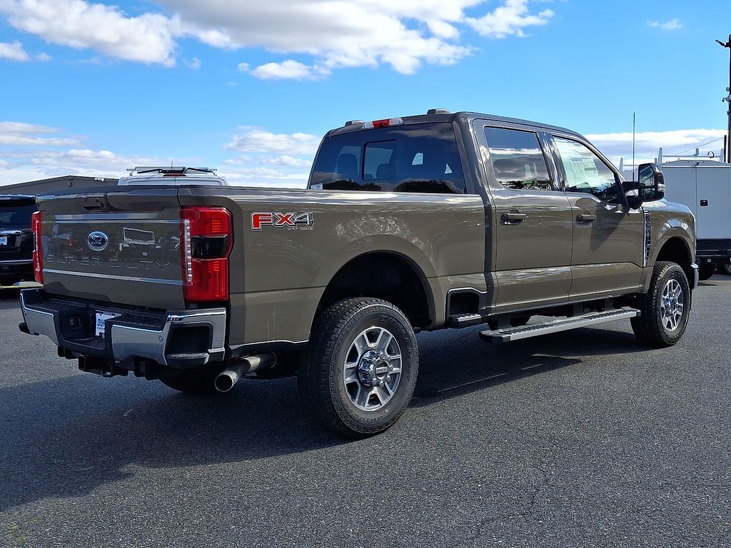2026 Ford F-350 Lariat photo 4