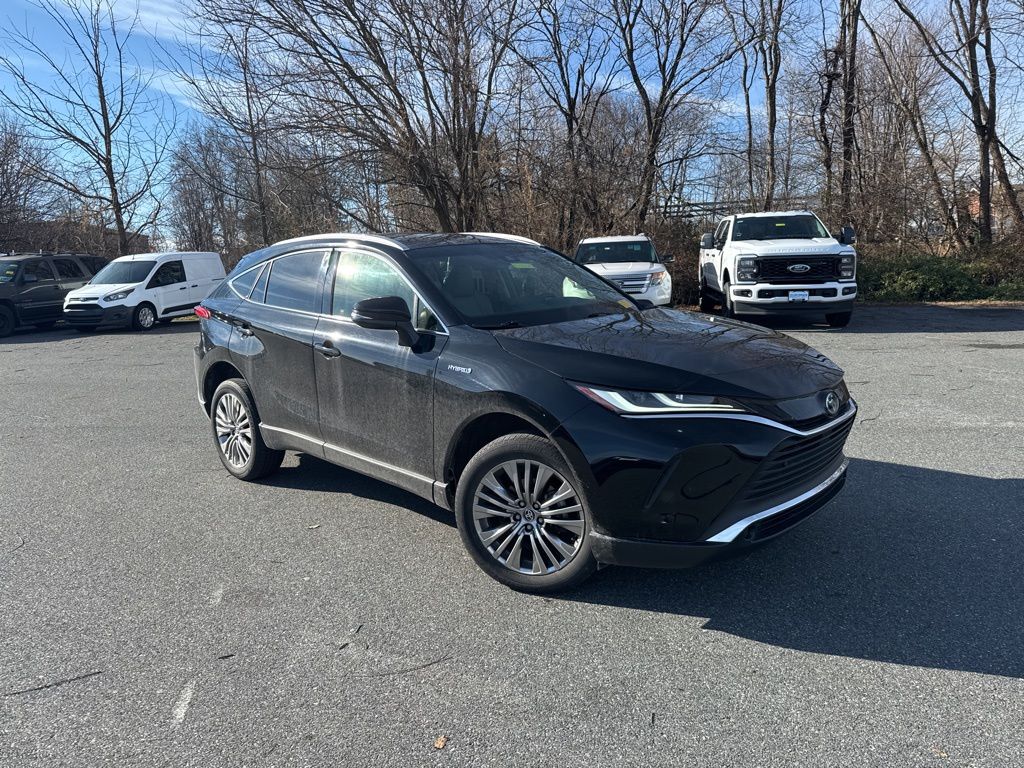 2021 Toyota Venza XLE's photo