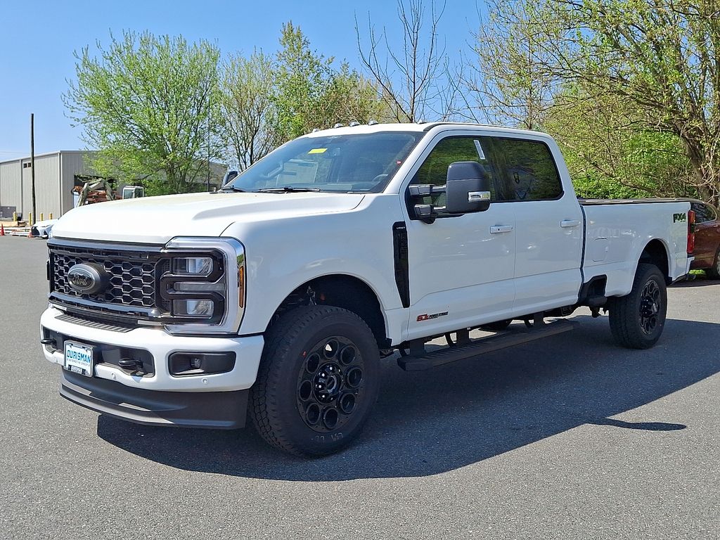 2025 Ford F-250 Lariat photo 3