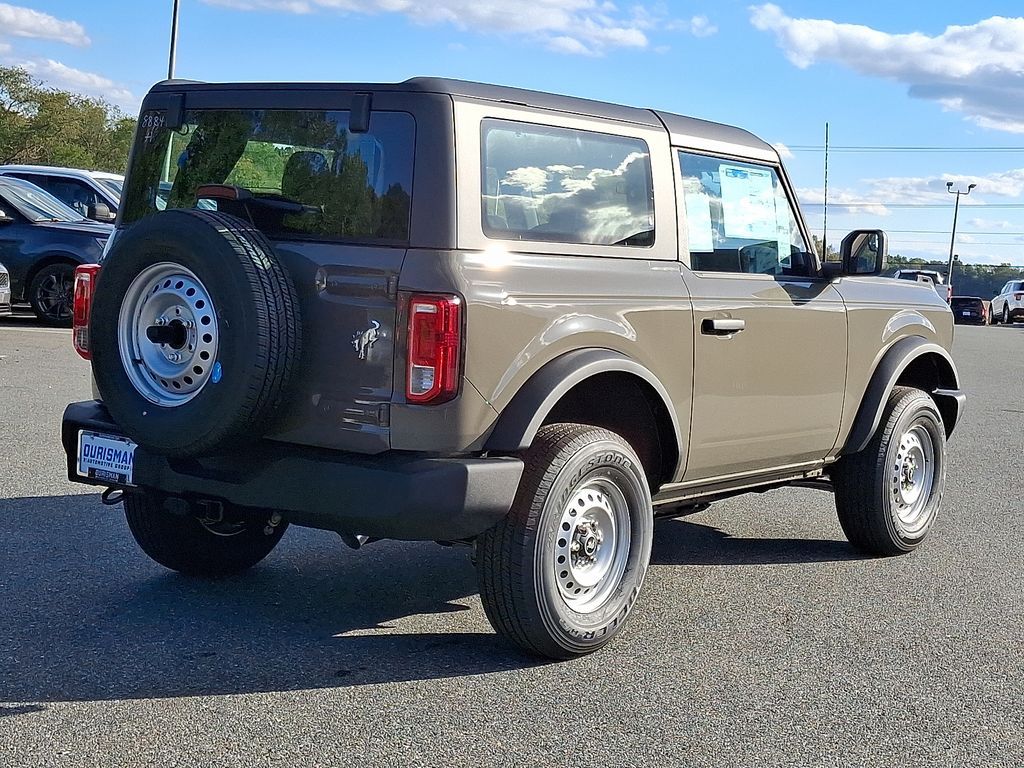 2025 Ford Bronco Base photo 4