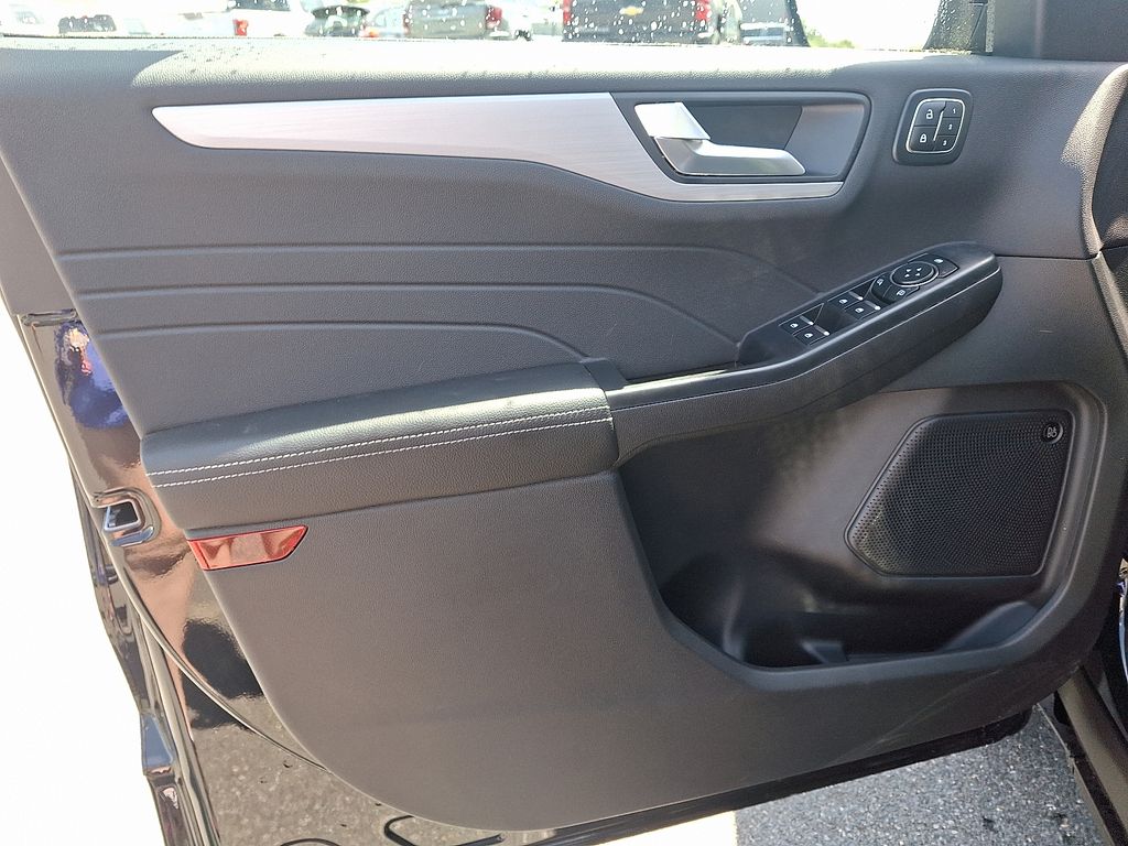2025 Ford Escape Plug-in hybrid PHEV - Photo 10