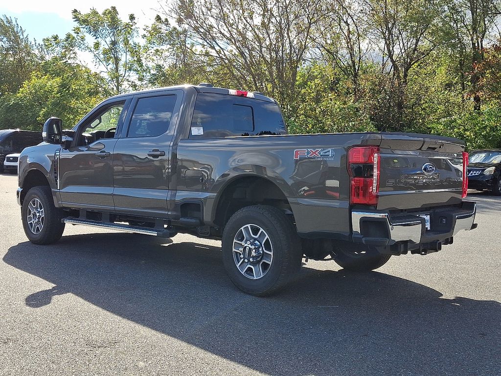 2026 Ford F-350 Lariat photo 3