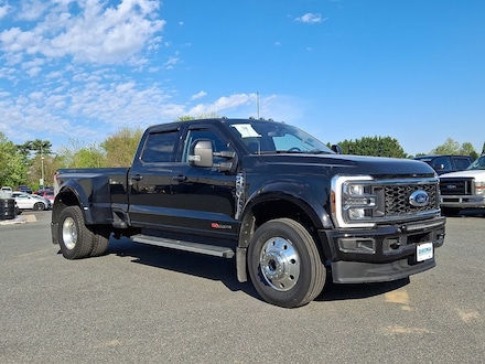 2024 Ford F-450SD Lariat Truck