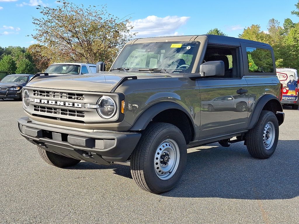 2025 Ford Bronco Base photo 2