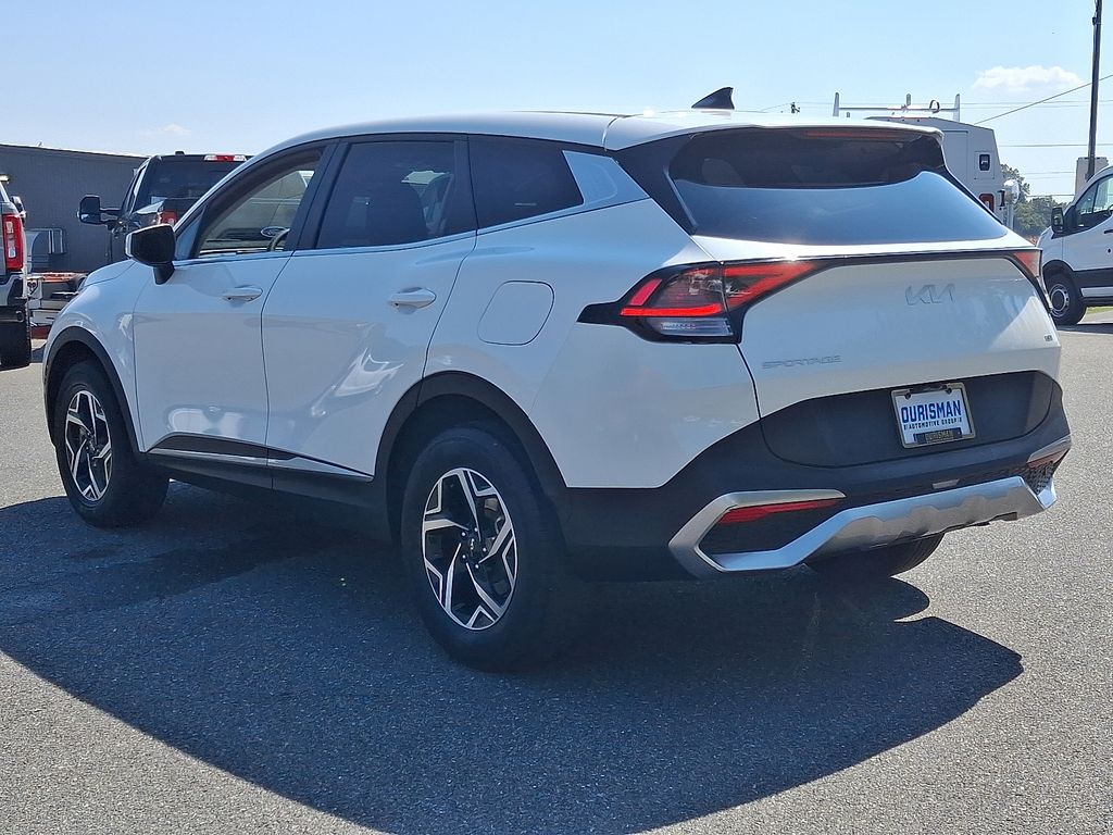 2023 Kia Sportage LX photo 4
