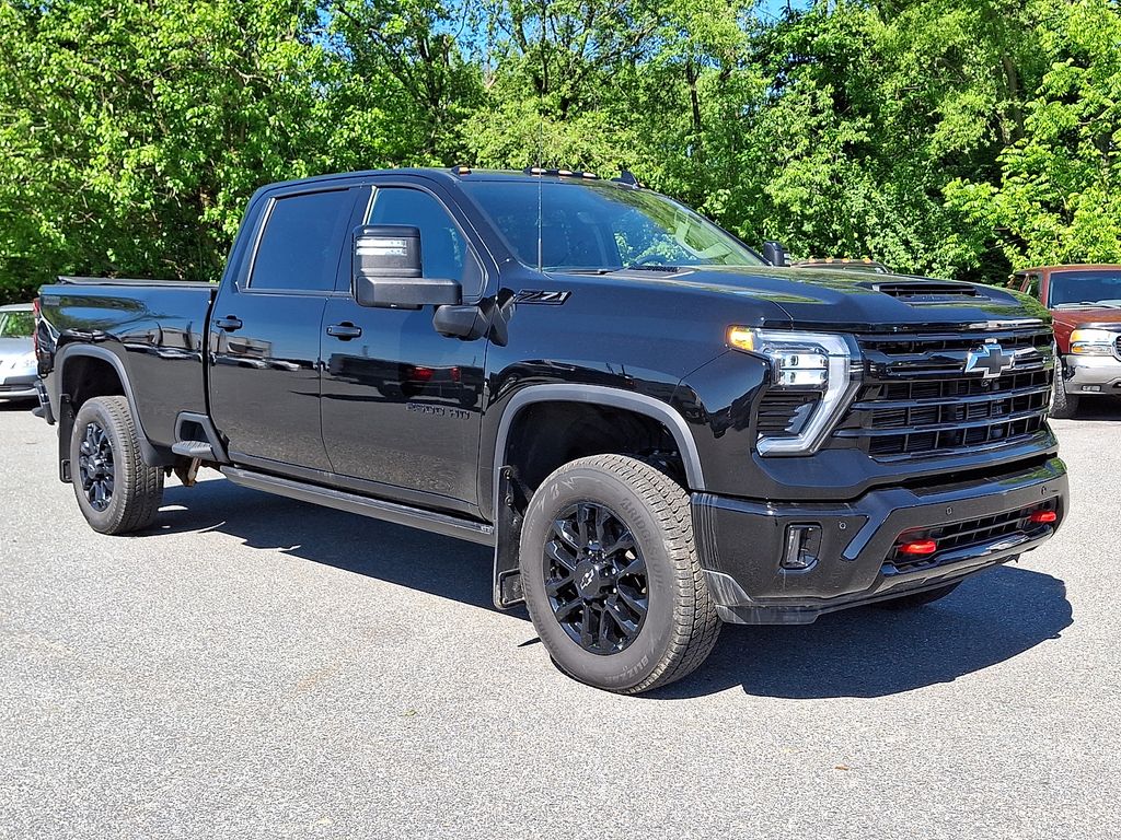 2025 Chevrolet Silverado HD LTZ 4WD Crew Cab Standard Box's photo