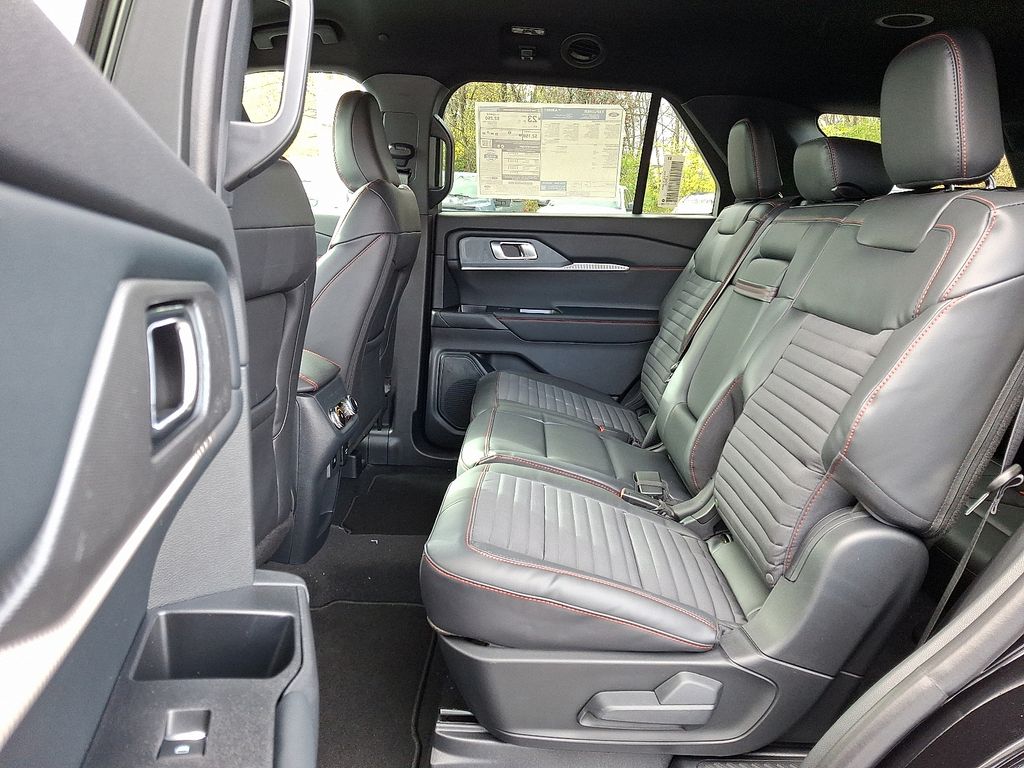 2026 Ford Explorer ST-Line - Photo 6