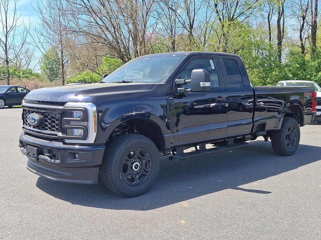2025 Ford F-350 XL photo 3
