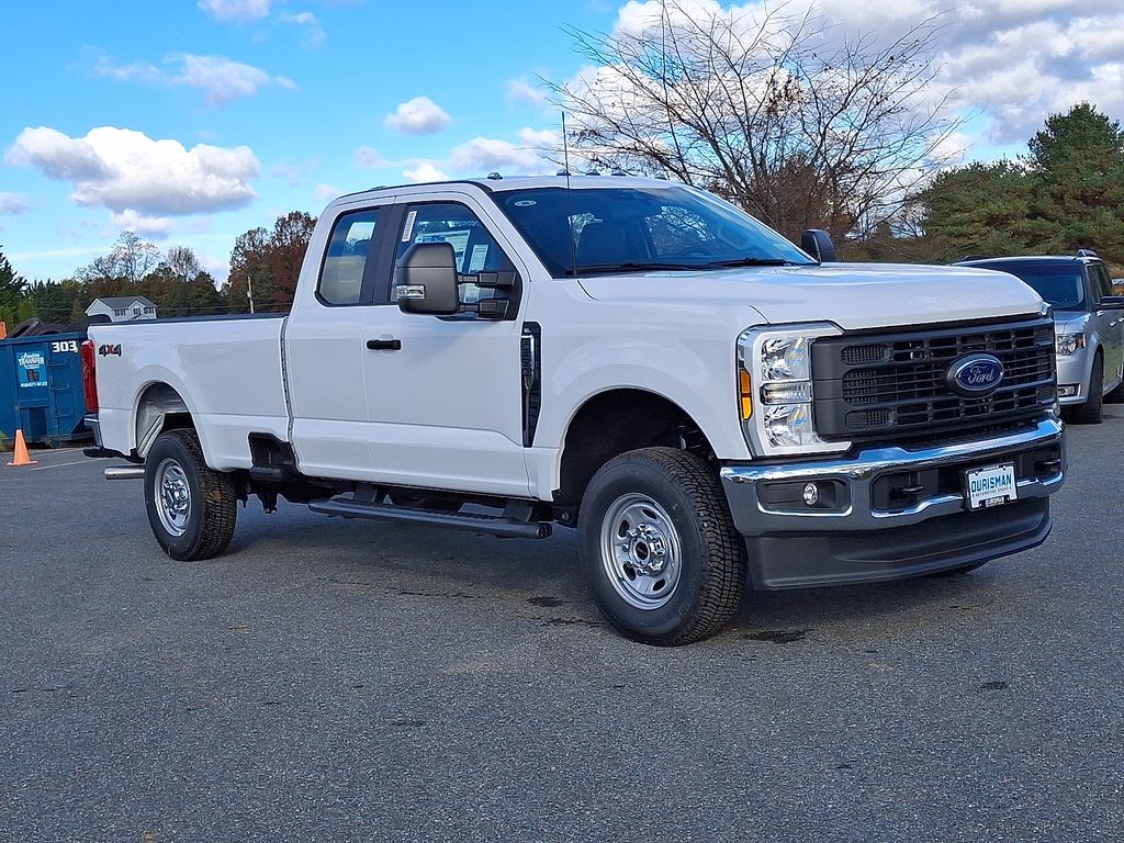 2026 Ford F-350 Super Duty XL's photo