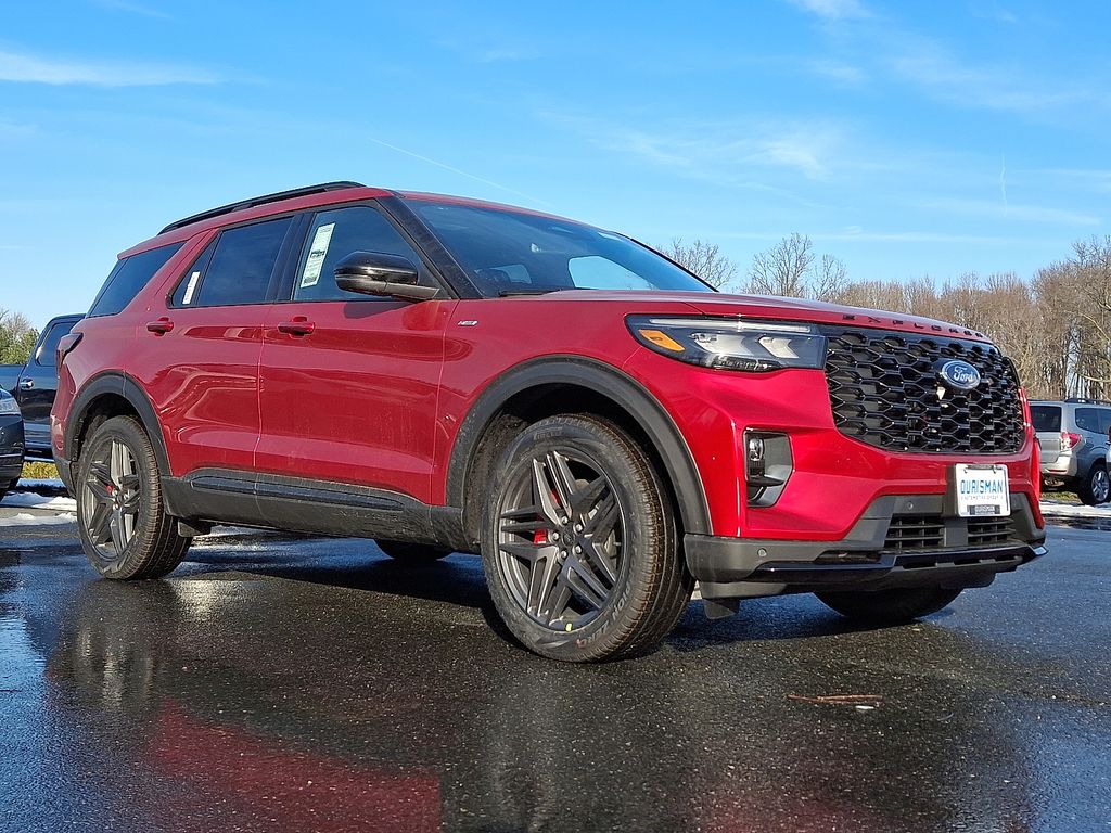 2026 Ford Explorer ST-LINE's photo