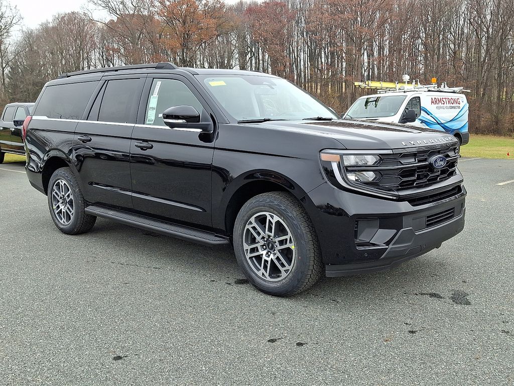 2025 Ford Expedition Active's photo