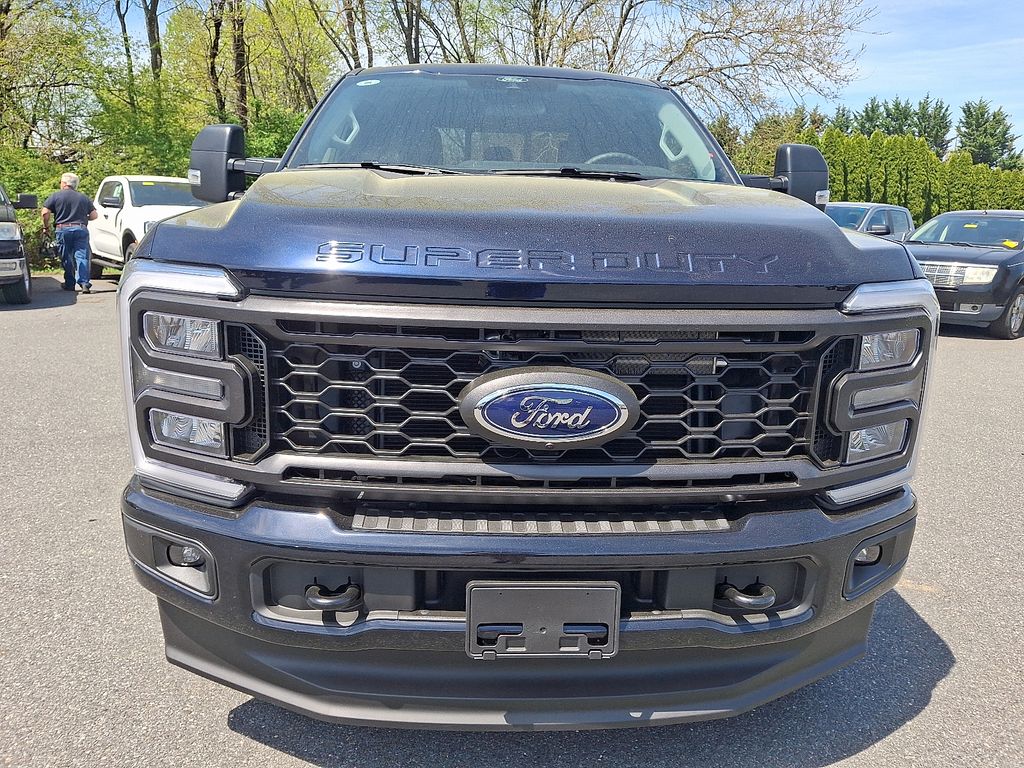 2025 Ford F-350 XL photo 2