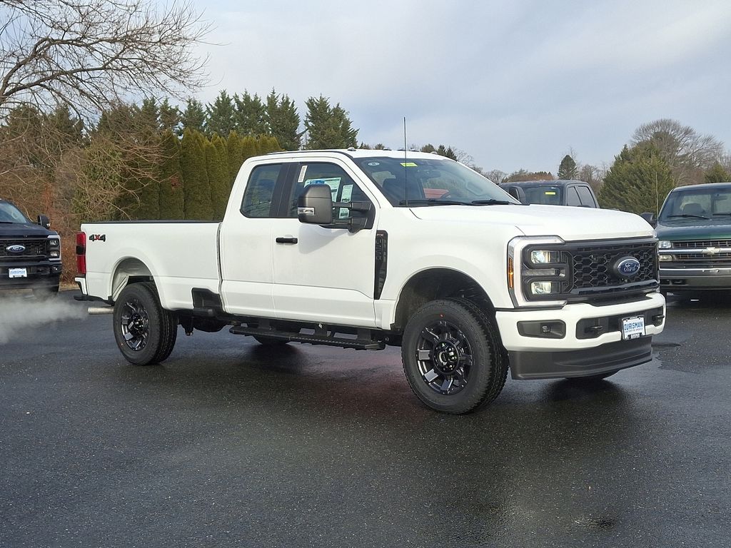 2025 Ford F-250 Super Duty XL's photo