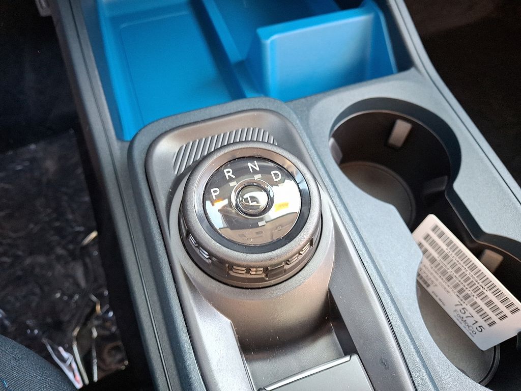 2025 Ford Maverick XLT - Photo 13