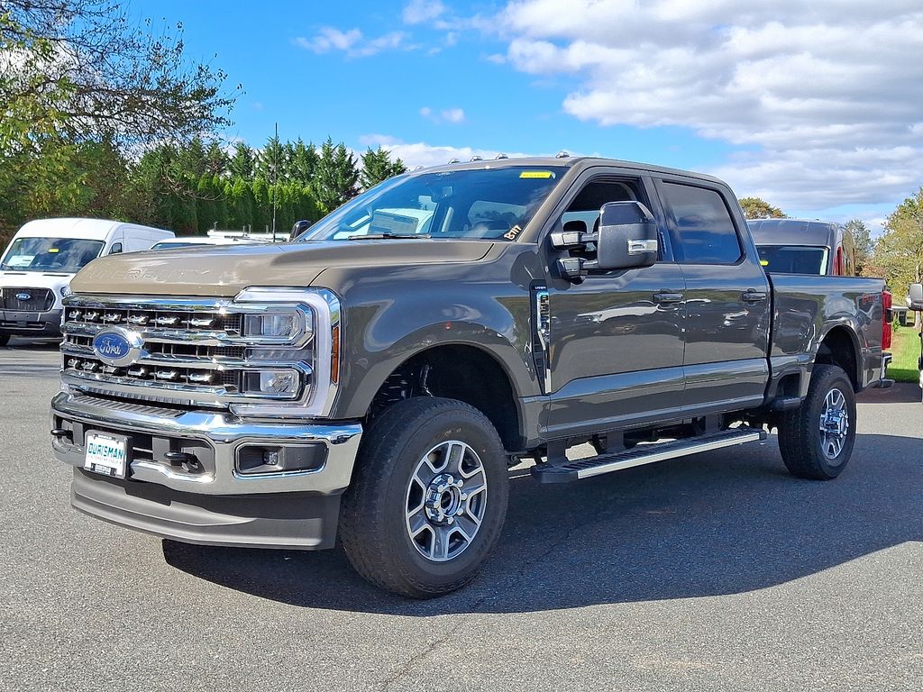 2026 Ford F-350 Lariat photo 2