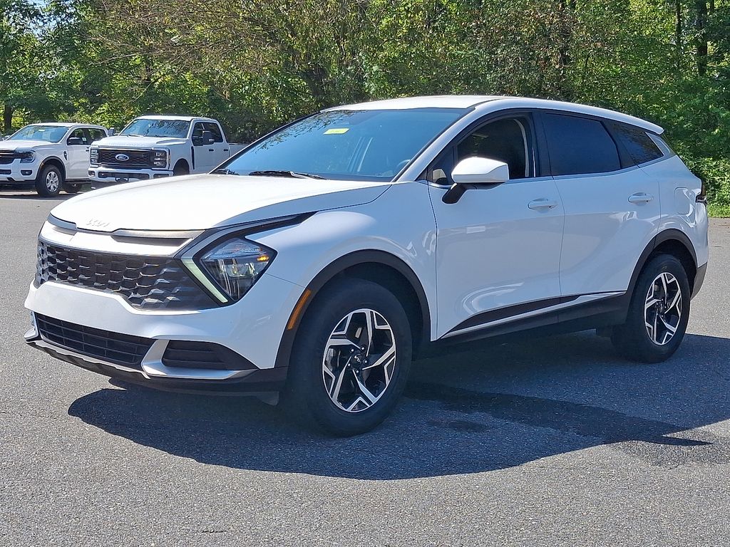 2023 Kia Sportage LX photo 3
