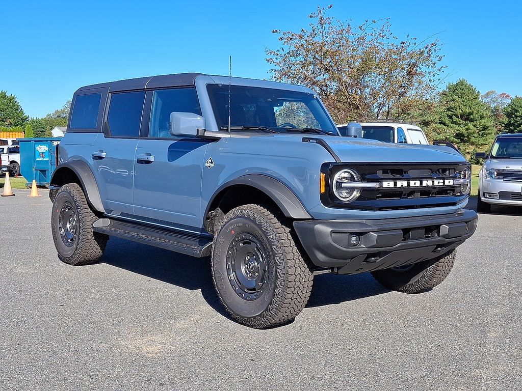 2025 Ford Bronco 4-Door Outer Banks's photo
