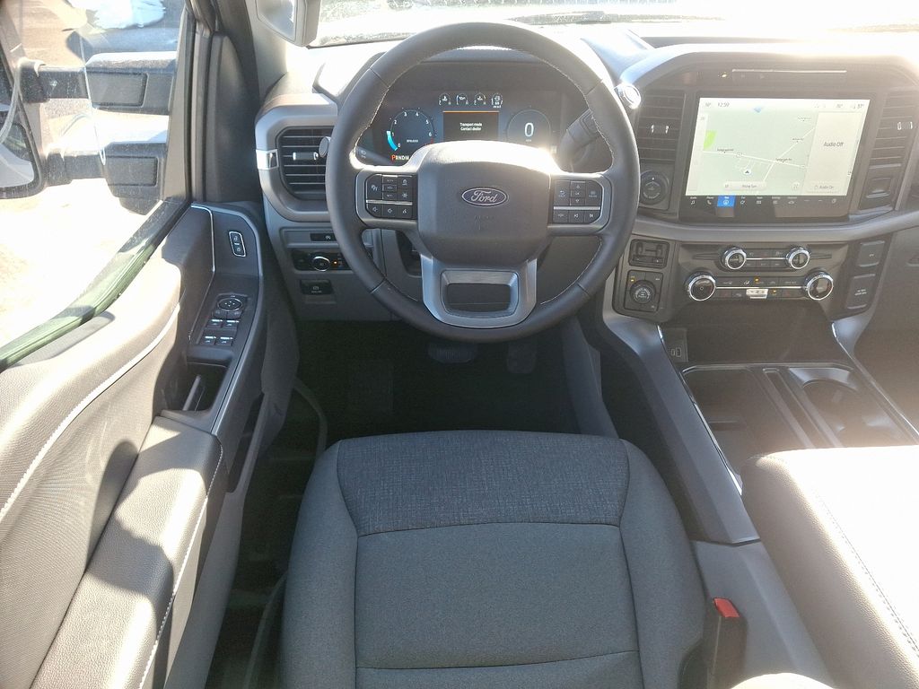2025 Ford F-150 XLT - Photo 10