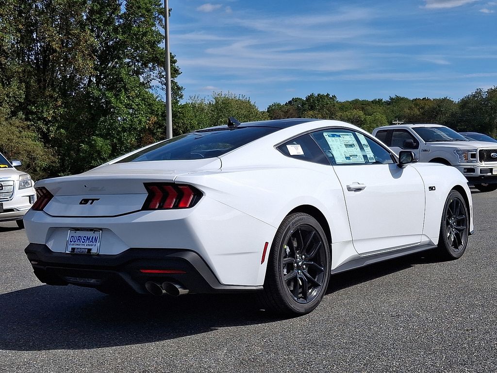 2025 Ford Mustang GT photo 4