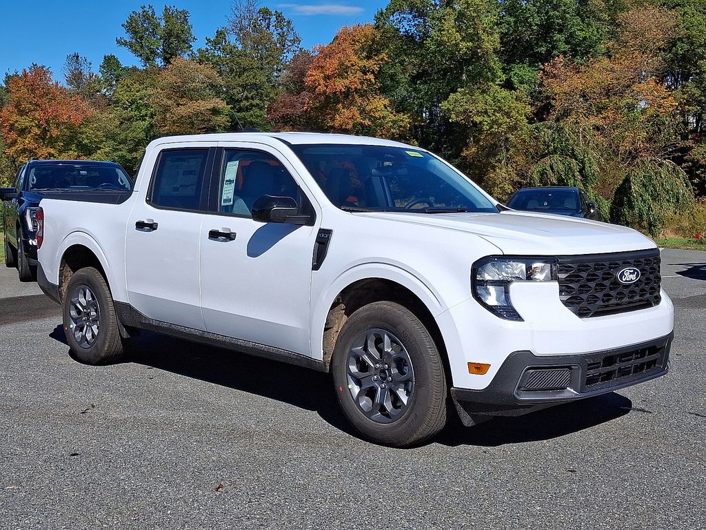 2025 Ford Maverick XLT's photo