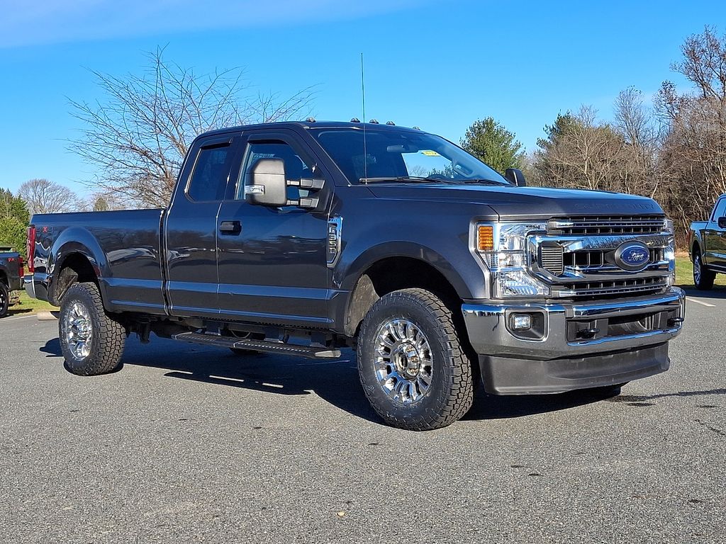 2020 Ford F-350 Super Duty XLT's photo