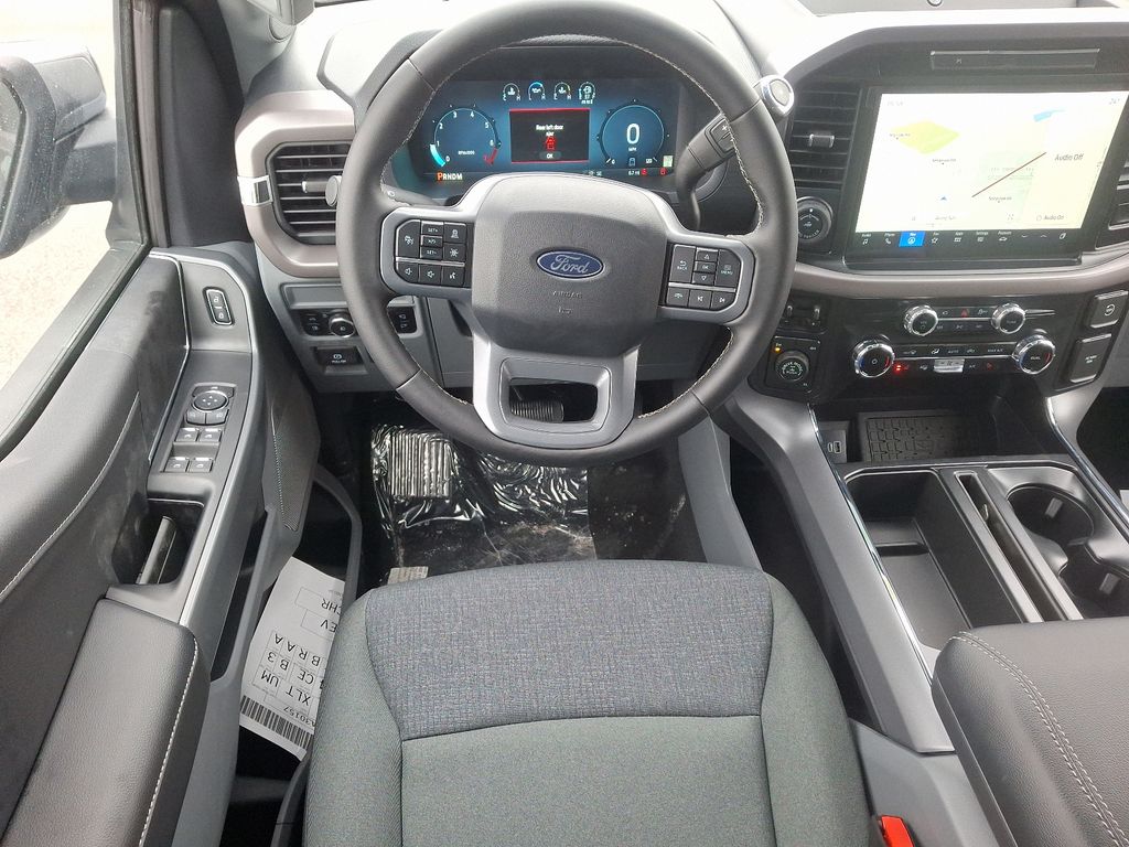 2025 Ford F-150 XLT - Photo 9