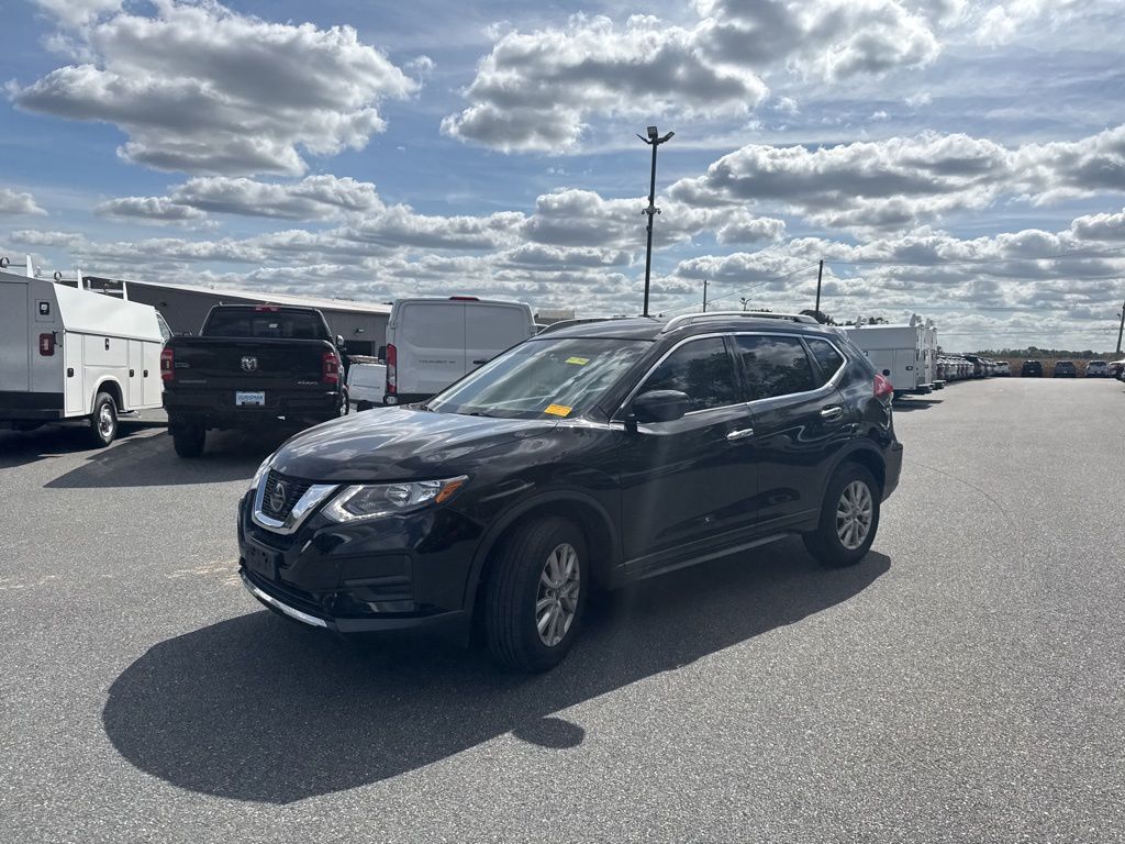 2020 Nissan Rogue SV photo 3