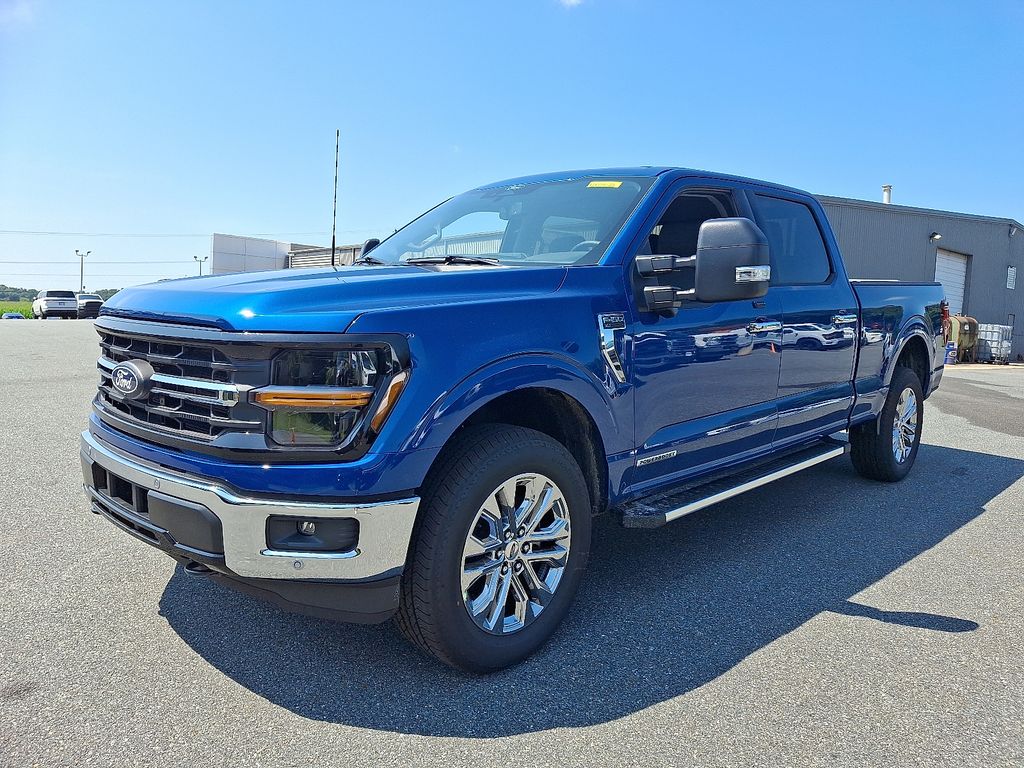 2025 Ford F-150 XLT photo 3