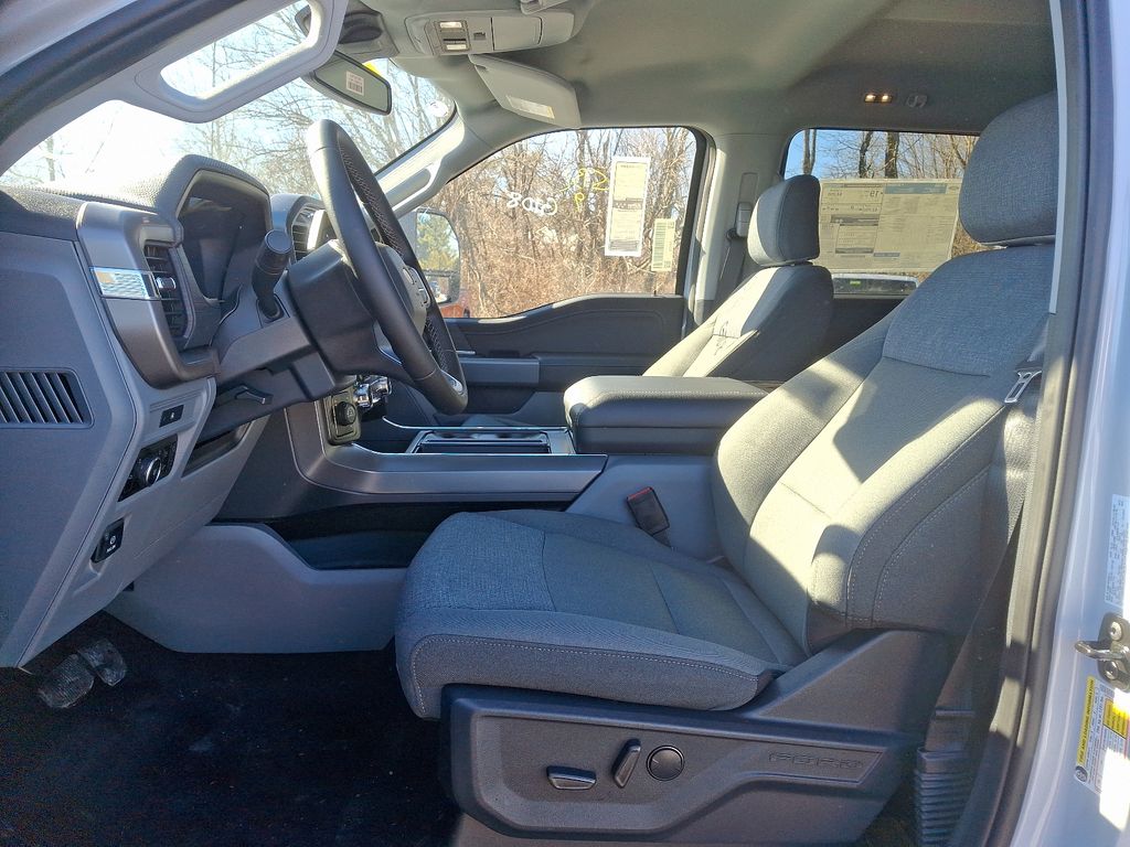 2025 Ford F-150 XLT - Photo 12
