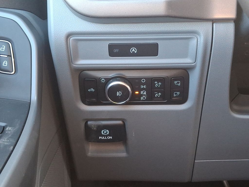 2025 Ford F-150 XLT - Photo 18