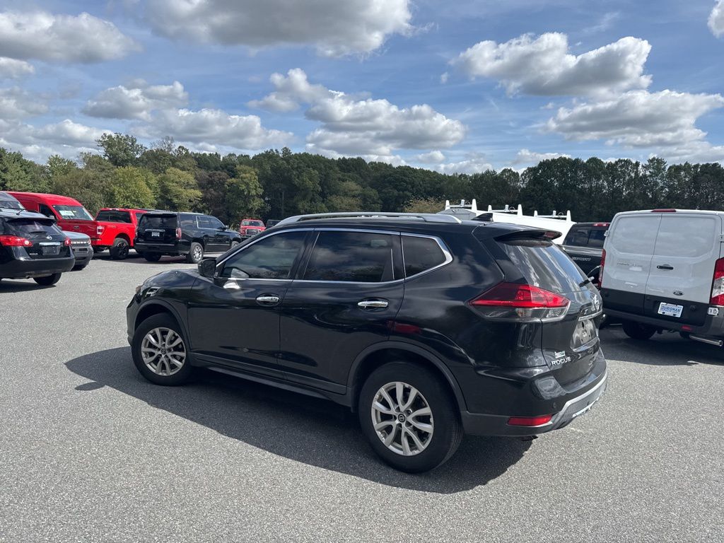 2020 Nissan Rogue SV photo 4