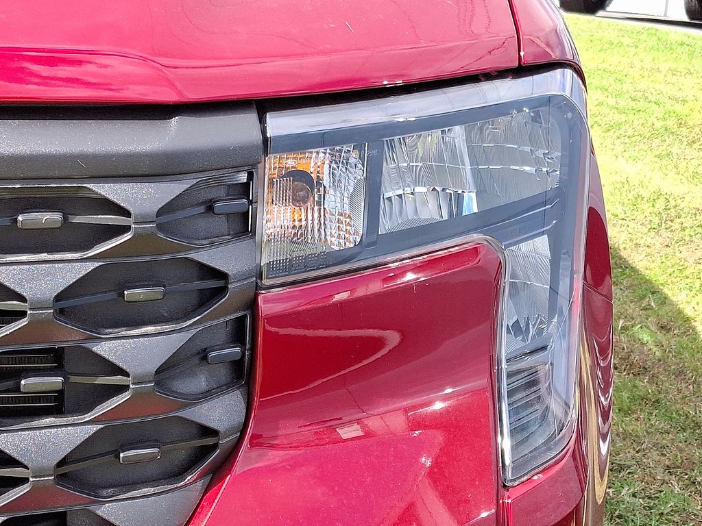 2025 Ford Maverick XLT - Photo 8