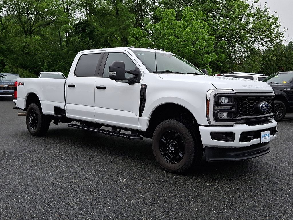 2025 Ford F-250 XL 4x4 Crew Cab 8' Box's photo