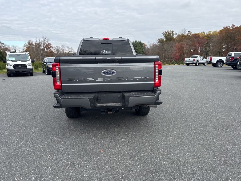 2023 Ford F-350 photo 4
