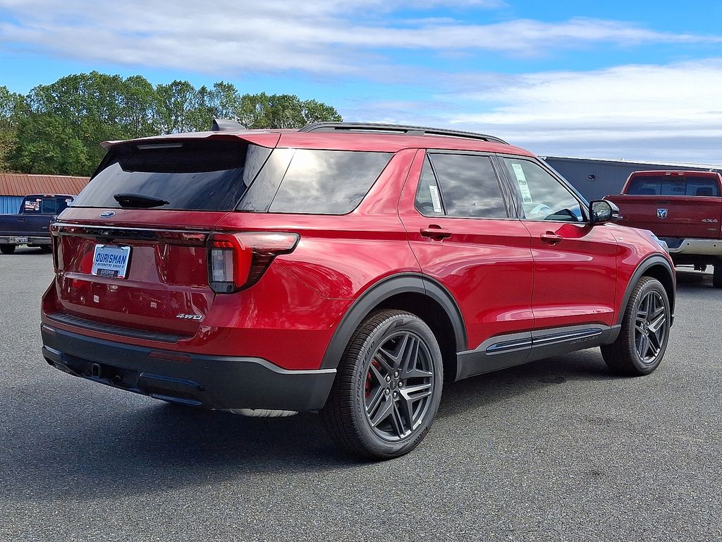 2025 Ford Explorer ST-Line photo 2