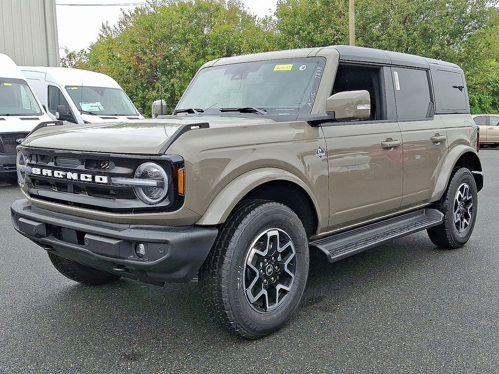 New 2025 Ford Bronco Outer Banks SUV