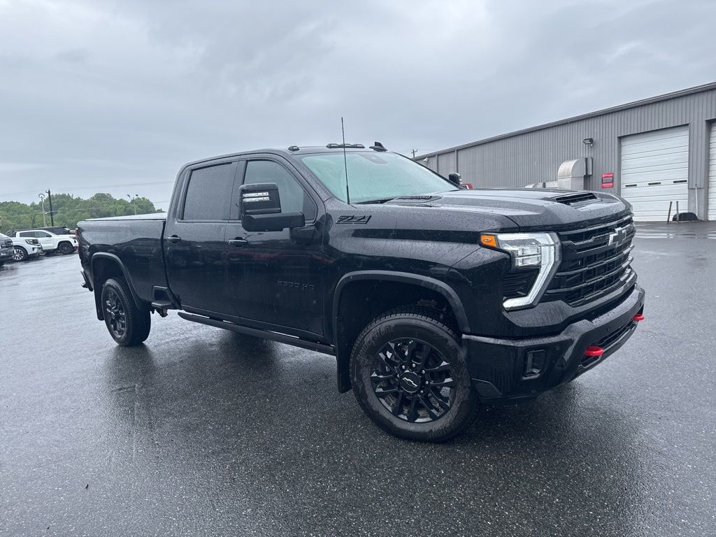 2025 Chevrolet Silverado HD LTZ 4WD Crew Cab Standard Box's photo