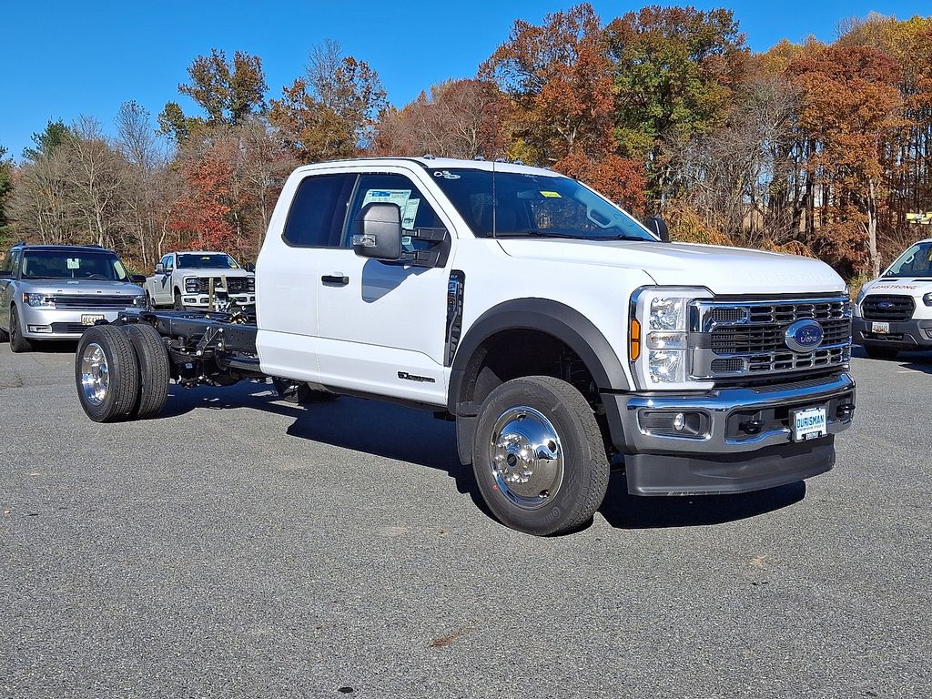 2026 Ford F-550 Super Duty Chassis Cab XLT's photo