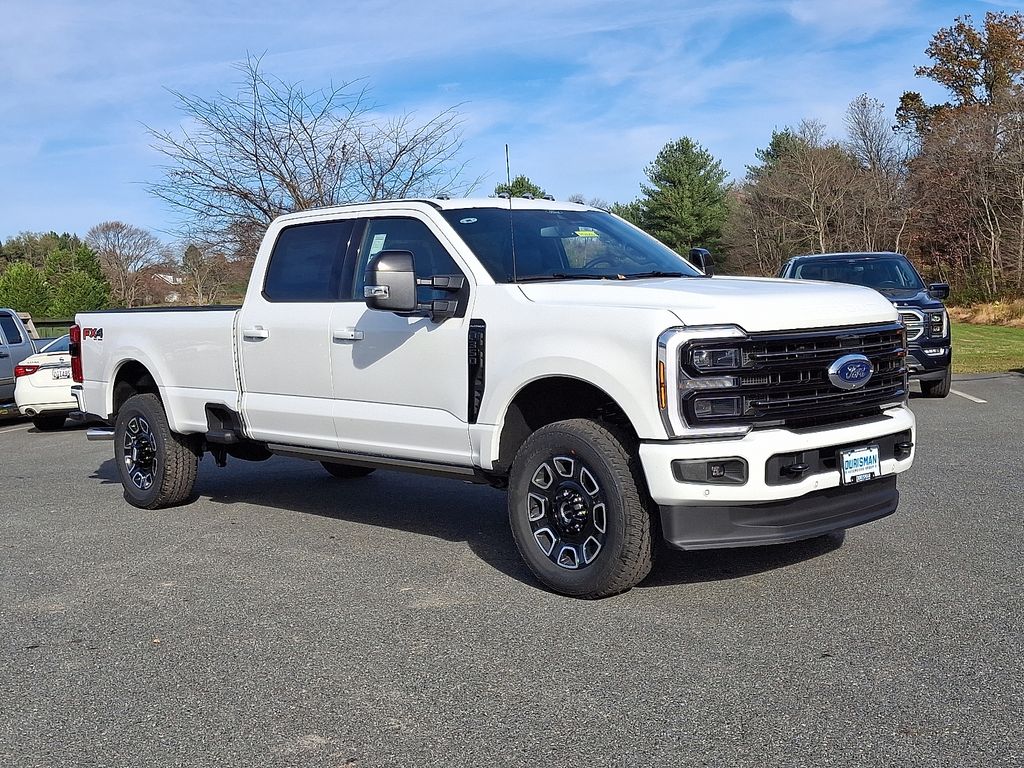 2026 Ford F-350 Super Duty Platinum's photo