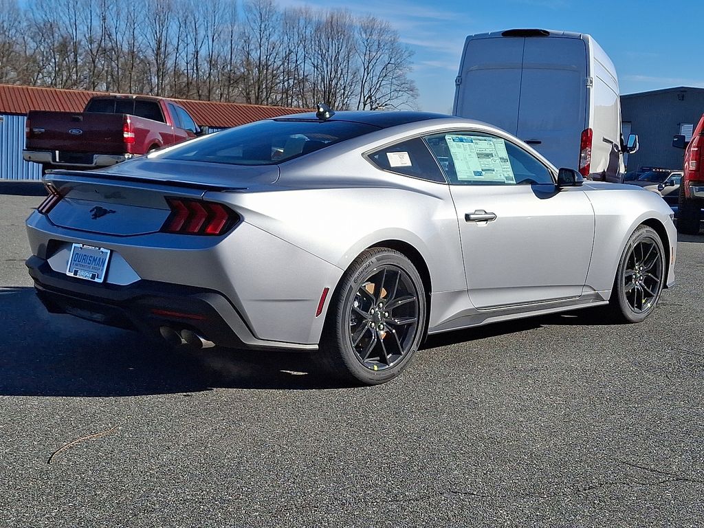 2026 Ford Mustang EcoBoost Fastback - Photo 4