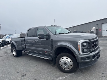 2023 Ford F-450SD Lariat Truck