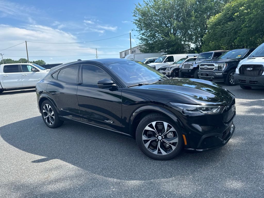 2023 Ford Mustang-Mach-e Premium's photo