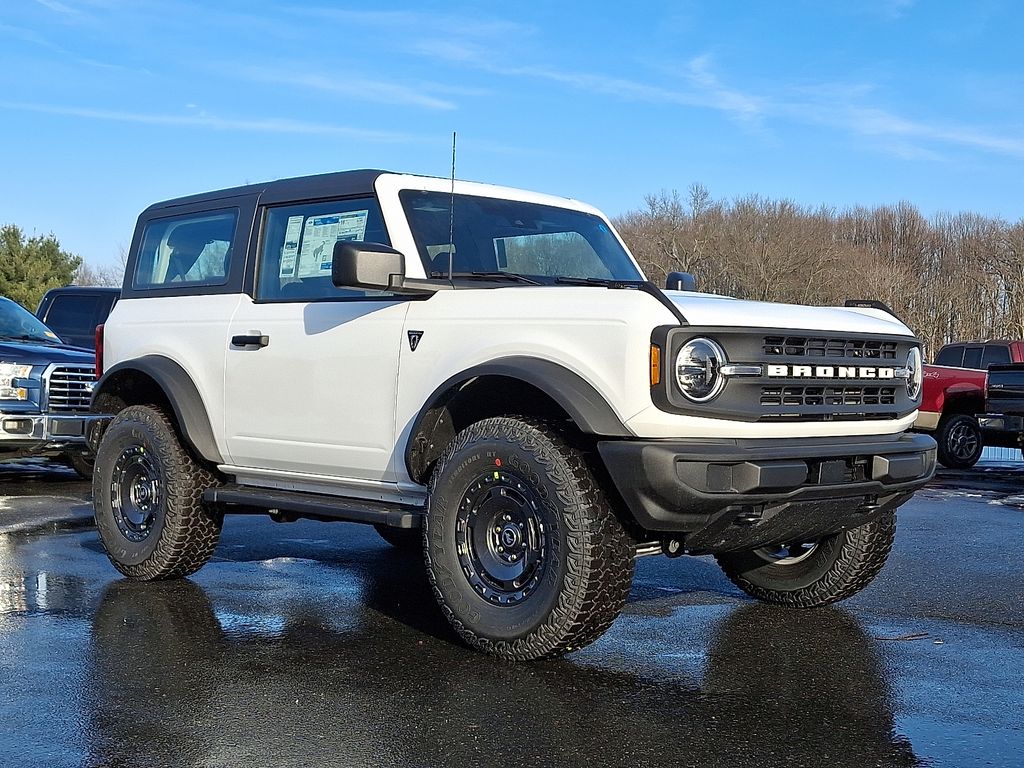2025 Ford Bronco 2-Door Base's photo