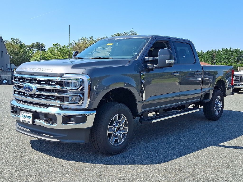 2026 Ford F-350 Lariat photo 2
