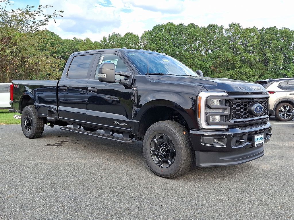 2026 Ford F-350 Super Duty XL's photo