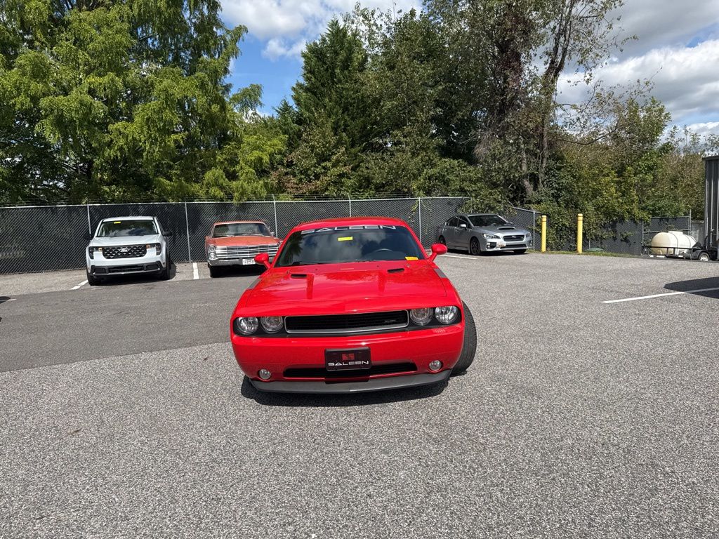 2014 Dodge Challenger R/T photo 2