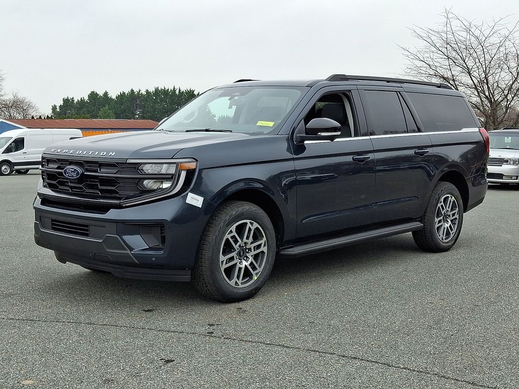 2025 Ford Expedition MAX photo 2