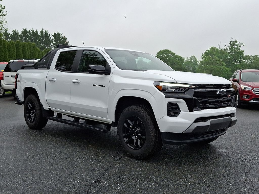 2025 Chevrolet Colorado Z71 Crew Cab Short Box 4x4's photo