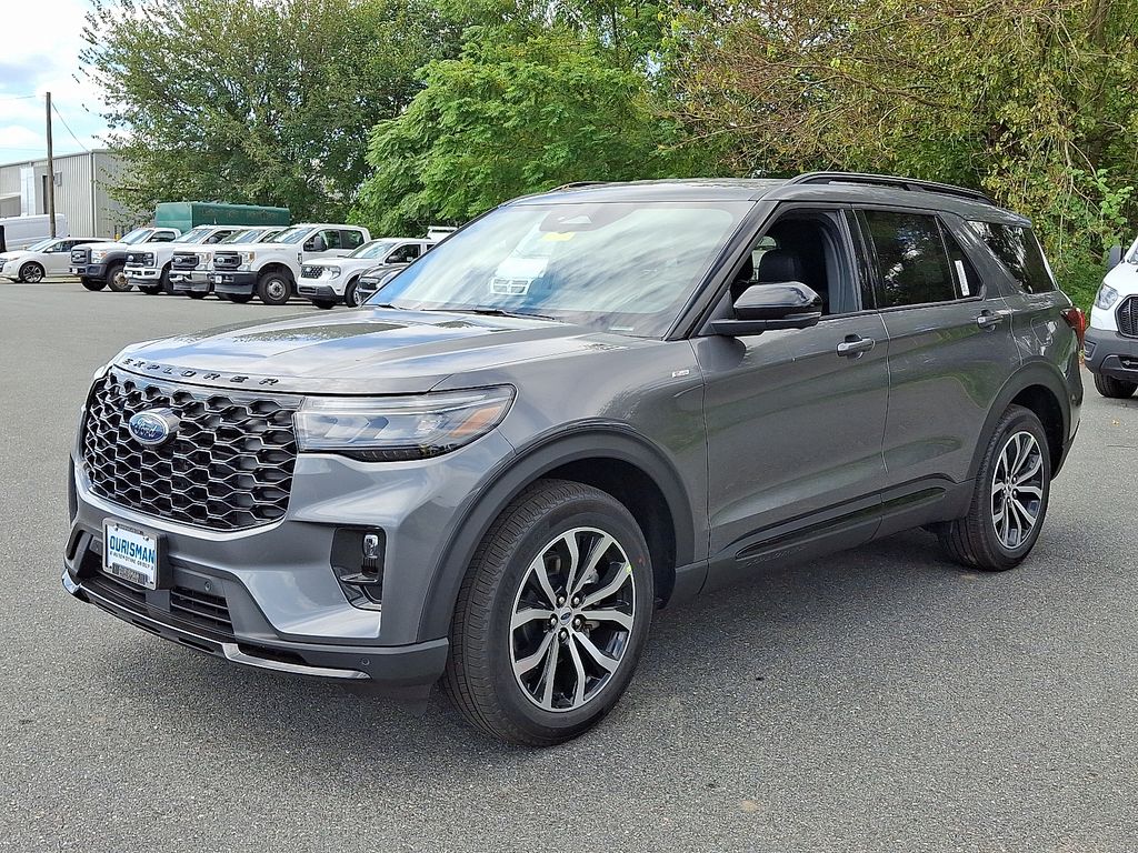 2025 Ford Explorer ST-Line photo 3