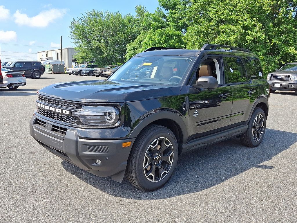 2025 Ford Bronco Sport Outer Banks photo 3
